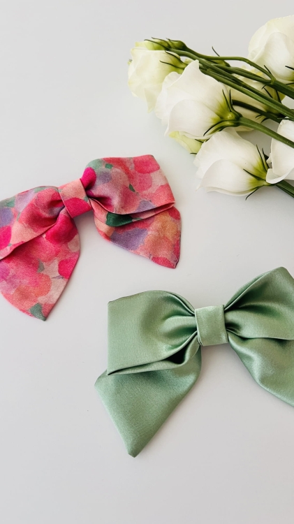 kokarda-do-wlosow-ozdoba-na-spince-krokodylek-na-gumce-tradycyjnej-zestaw-2-kokardek (10).JPG