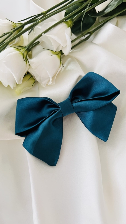 kokarda-do-wlosow-ozdoba-na-spince-krokodylek-na-gumce-tradycyjnej-niebiesko-zielona-szmaragdowa (3).JPG