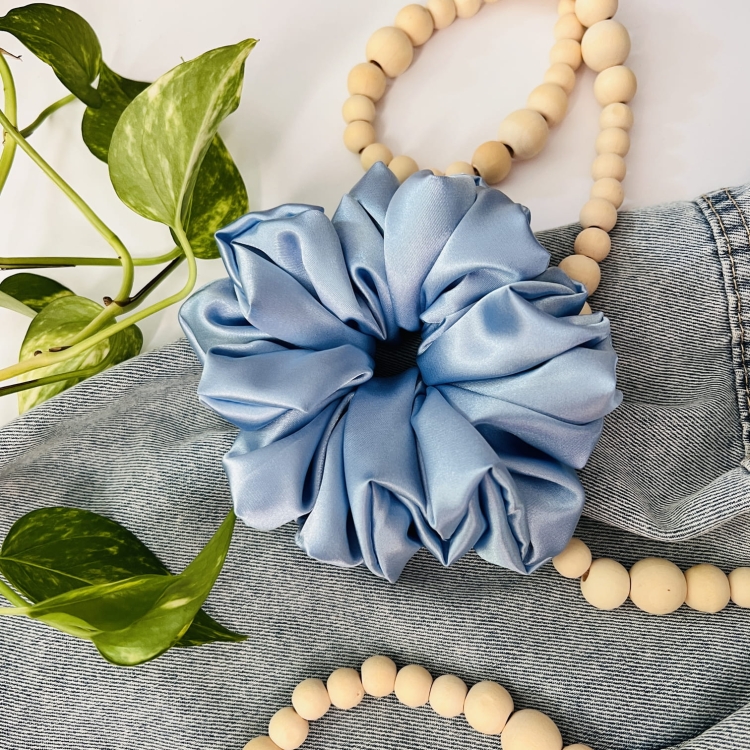 gumka-scrunchie-xxl-niebieska.JPG