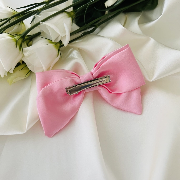 kokarda-do-wlosow-ozdoba-na-spince-krokodylek-na-gumce-tradycyjnej-jasny-roz-baby-pink (5).JPG