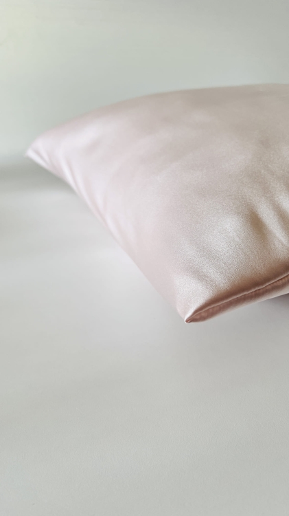 jedwabnna-poszewka-satynowa-na-poduszke-do-spania-40x40-50x60-popularne-rozmiary-ikea-wlosomaniaczka-jaka-poszewka-na-poduszke (5).JPG