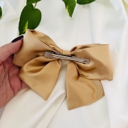 kokarda-duza-do-wlosow-na-duzej-spince-satynowa-jedwabna-wiskozowa-w-kwiaty-czerwona-niebieska-czarna-bezowa-brazowa-rozowa (58).JPG