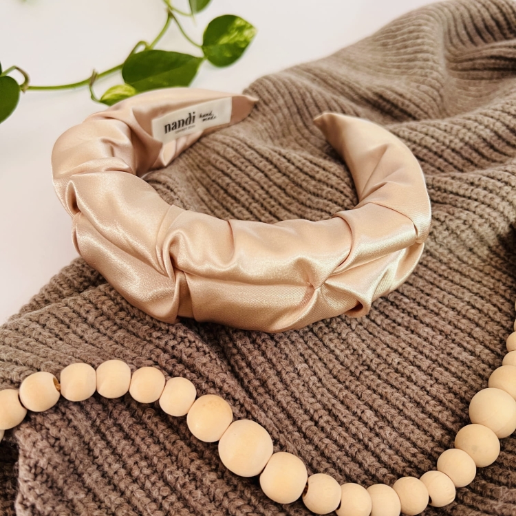 opaska-do-wlosow-bezowa-zlota-brazowa-neutralna-marszczona-z-satyny-najlepsza-dla-wlosow (2).JPG