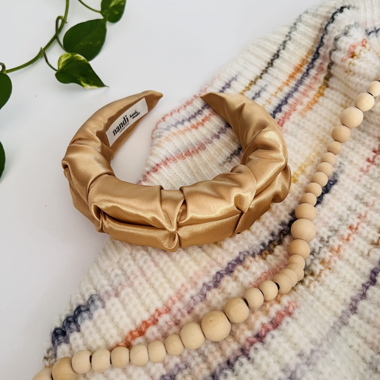 opaska-do-wlosow-bezowa-zlota-brazowa-neutralna-marszczona-z-satyny-najlepsza-dla-wlosow (3).JPG