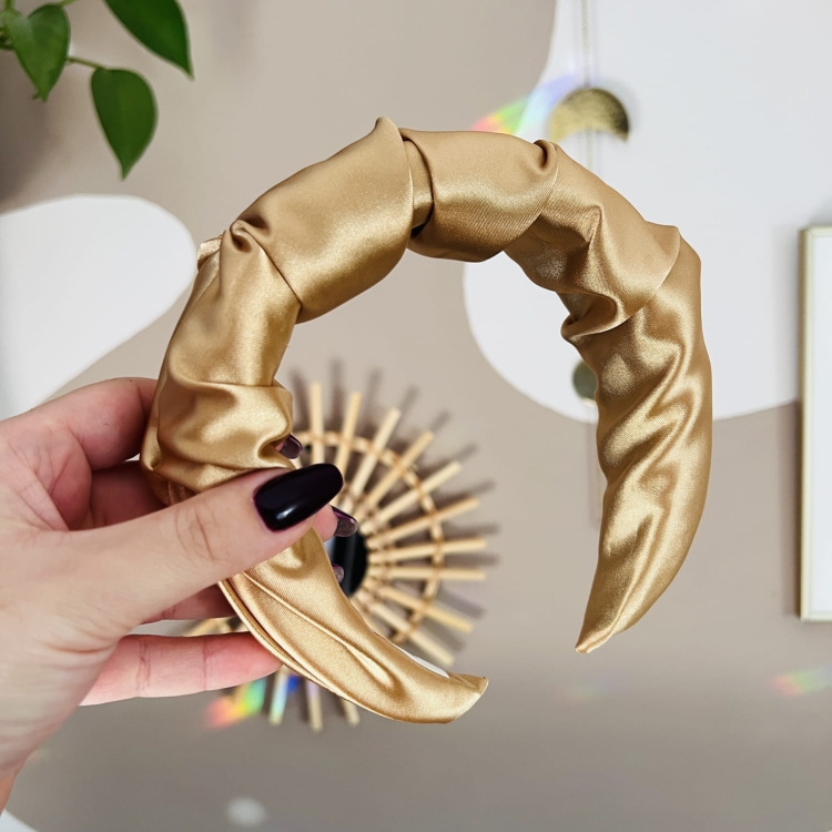 opaska-do-wlosow-bezowa-zlota-brazowa-neutralna-marszczona-z-satyny-najlepsza-dla-wlosow (7).JPG