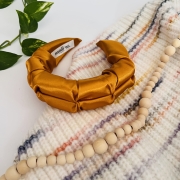 opaska-miodowa-do-wlosow-lososiowa-pomaranczowa-pastelowa-satynowa-marszczona (3).JPG