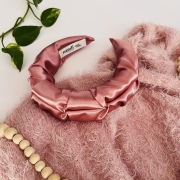 rozowa-opaska-na-glowe-do-wlosow-satynowa-marszczona-dla-dziewczynki-kobiety (2).JPG