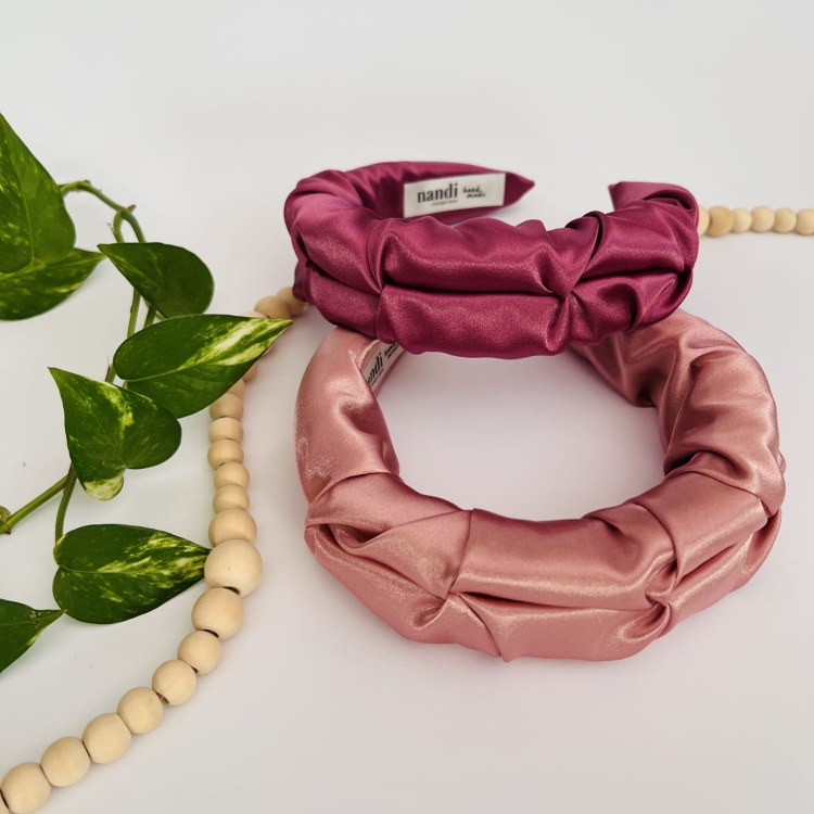 rozowa-opaska-na-glowe-do-wlosow-satynowa-marszczona-dla-dziewczynki-kobiety (4).JPG