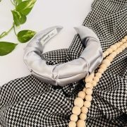 opaska-do-wlosow0szara-marszczona-kolorowa-chabrowa-w-kwiaty (3).JPG