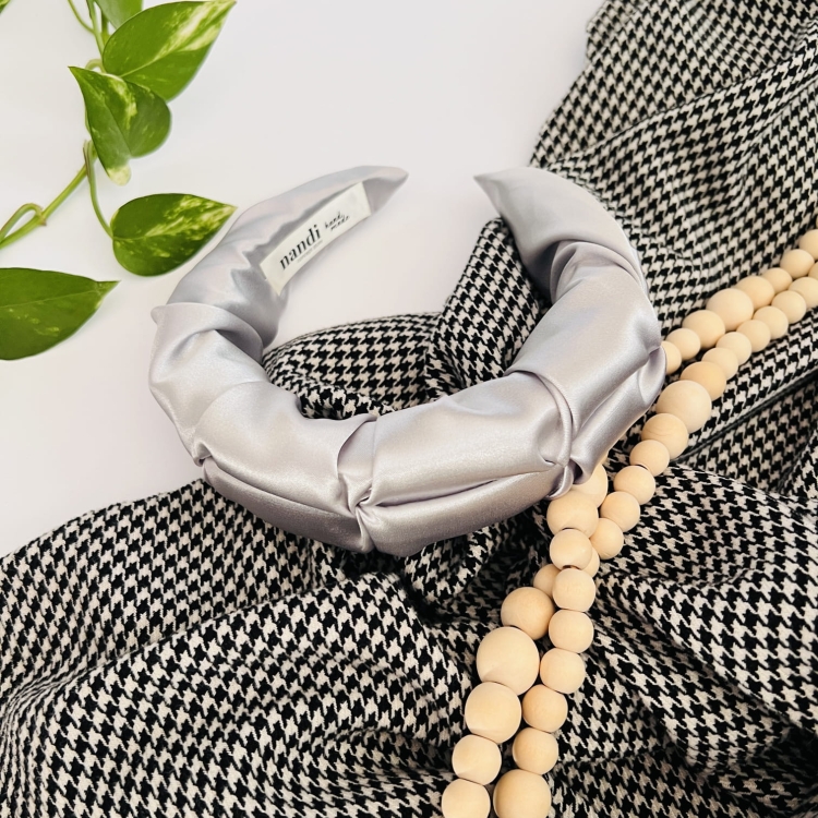 opaska-do-wlosow0szara-marszczona-kolorowa-chabrowa-w-kwiaty (3).JPG