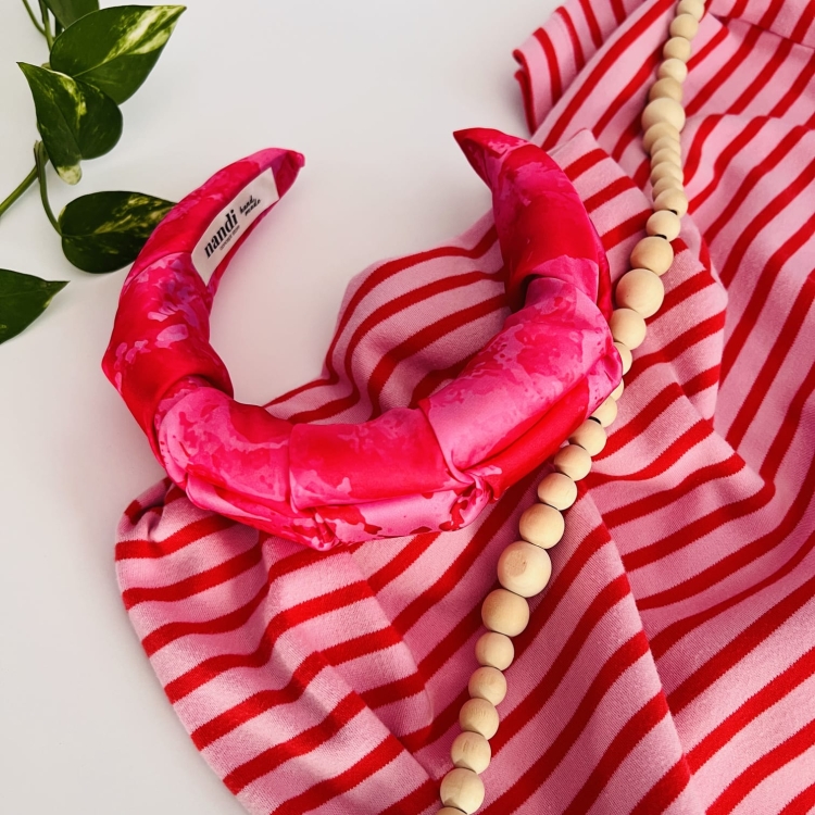 opaska-do-wlosow-satynowa-jedwabna-rozowa-hot-pink-dla-dziewczynki-uniwersalna-marszczona (3).JPG