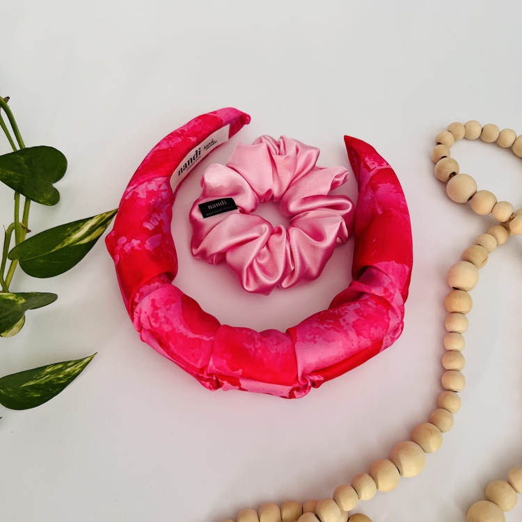 opaska-do-wlosow-satynowa-jedwabna-rozowa-hot-pink-dla-dziewczynki-uniwersalna-marszczona (9).JPG
