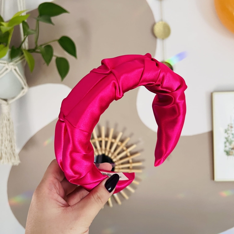 opaska-do-wlosow-satynowa-jedwabna-rozowa-hot-pink-dla-dziewczynki-uniwersalna-marszczona (2).JPG