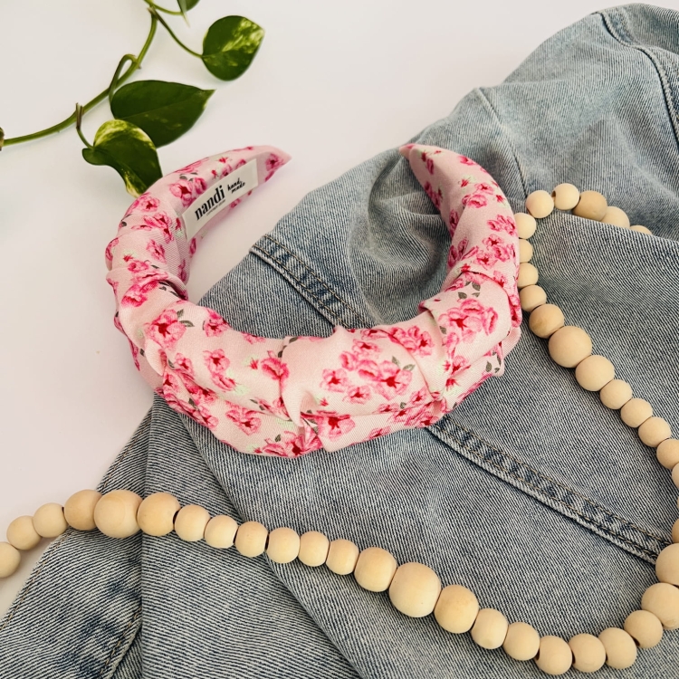 opaska-na-glowe-rozowa-wiskozowa-satynowa-kolorowa-w-kwiatki (3).JPG