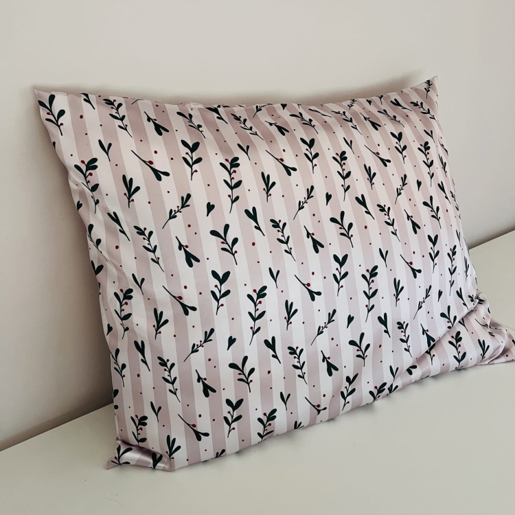 poszewka-swiateczna-na-poduszke-satynowa-do-spania-do-wlosow-najlepsza-zimowa-galazki-christmas-decor (8).JPG