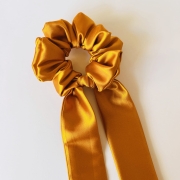 miodowa-gumka-do-wlosow-zolta-satyna-sztuczny-jedwab (3).JPG