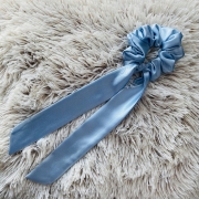 gumka-do-wlosow-z-satyny-ze-wstazka-blekit (6).jpg