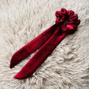 gumka-do-wlosow-z-satyny-ze-wstazka-bordo (4).jpg