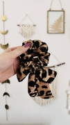 tkanina-satyna-panterka-gumka-do-wlosow-nandi-concept-store-jedyna-taka-ze-wstazka-scrunchie (5).jpg