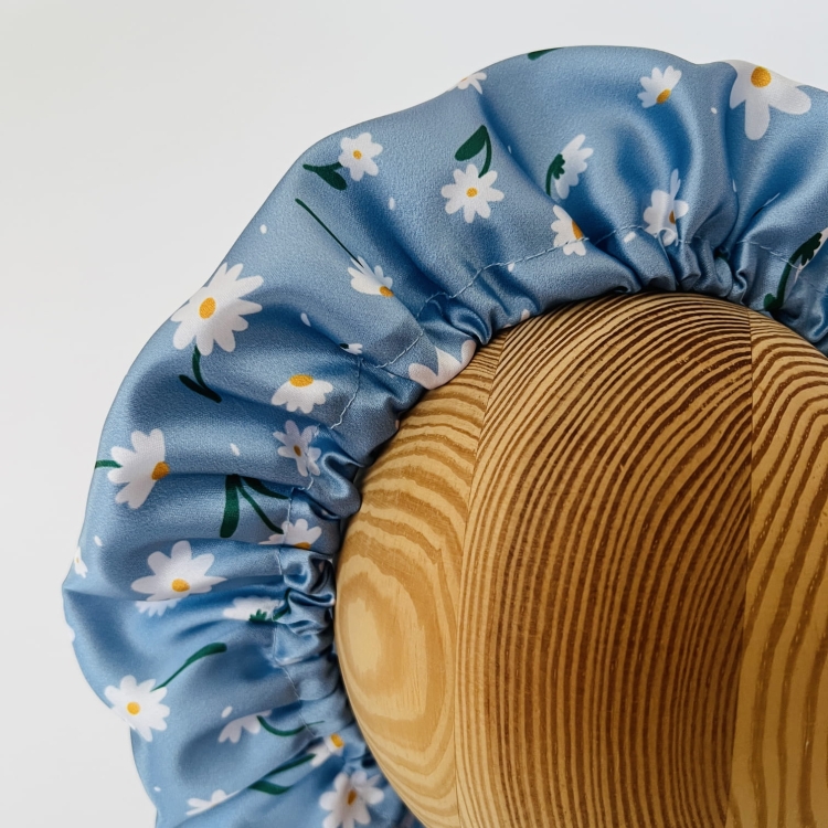 czepek-satynowy-do-spania-na-noc-do-wlosow-stokrotki (1).JPG