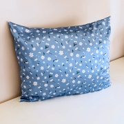 poszewka-na-poduszke-satynowa-rozmiary-stokrotki-niebieska (2).JPG