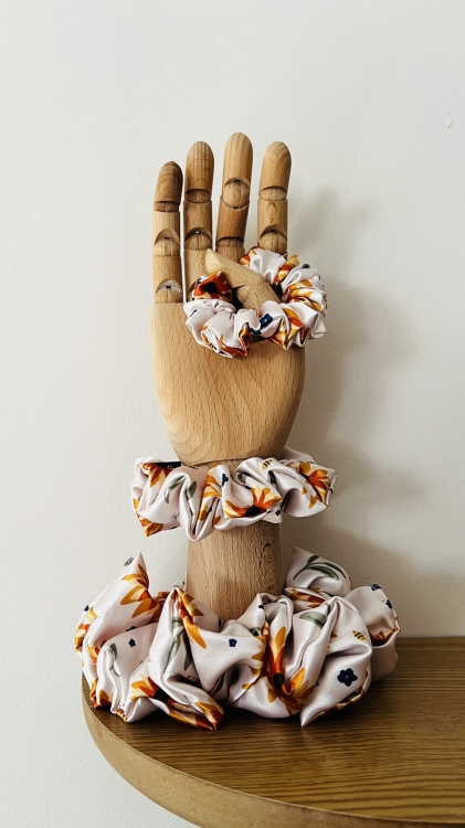gumki-do-wlosow-nandi-concept-store-satynowe-autorskie-unikaty-scrunchie-sunny (1).JPG