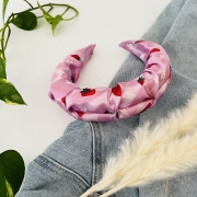 opaska-do-wlosow-marszczona-satynowa-w-truskawki-berry-delikatna-z-okularami (5).JPG