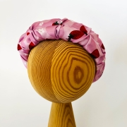 opaska-do-wlosow-marszczona-satynowa-w-truskawki-berry-delikatna-z-okularami (6).JPG