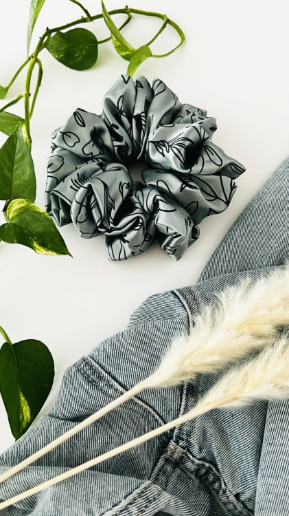 gumka-satynowa-jedwabista-zielona-scrunchie-skranczi-duza-xxl-mini-mala (7).JPG