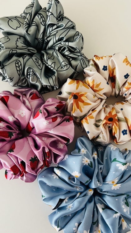 wiosenna-kolekcja-akcesoriow-do-wlosow-handmade-satynowe-gumki-scrunchie-do-wlosow-czepki-opaski-poszewki-kokardy-nandi (4) — kopia.JPG