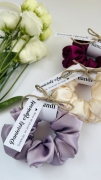 jedwabne-gumki-scrunchie-do-wlosow-na-podziekowania-prezenty-upominki-dla-dziewczyn-na-wieczor-panienski (3).JPG