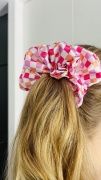 kolekcja-akcesoriow-do-wlosow-na-lato-gumka-scrunchie-opaska-czepek-kokarda-na-spince-kratka-roz-pomaranczowy-fizz-autorski-wzor (7).JPG