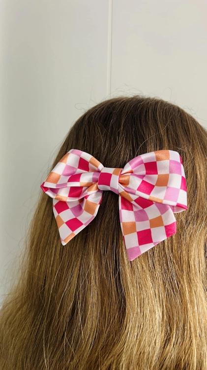 kolekcja-akcesoriow-do-wlosow-na-lato-gumka-scrunchie-opaska-czepek-kokarda-na-spince-kratka-roz-pomaranczowy-fizz-autorski-wzor (6).JPG