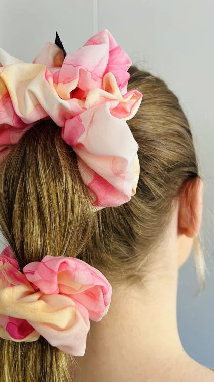 gumki-do-wlosow-scrunchie-swiadoma-pielegnacja-curly-girl-metoda-omo-pleiegnacja-wlosow-latem (3).JPG