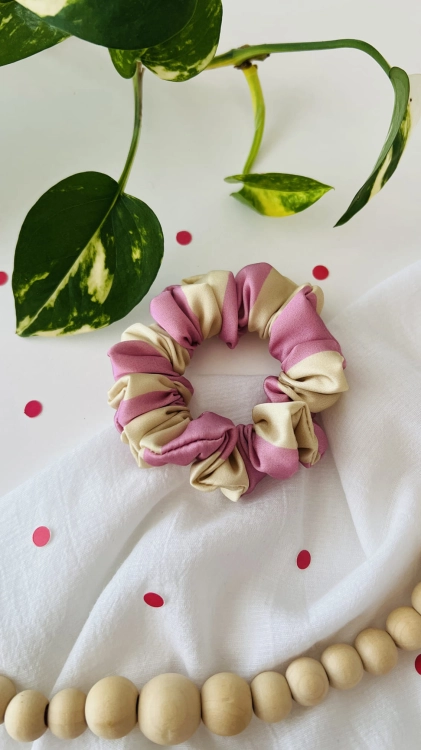 urodzinowa-kolekcja-gumki-scrunchie-w-paski-rozowe-maselkowe-czerwone-xxl-mini-midi (14).JPG