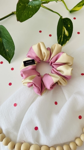 urodzinowa-kolekcja-gumki-scrunchie-w-paski-rozowe-maselkowe-czerwone-xxl-mini-midi (10).JPG