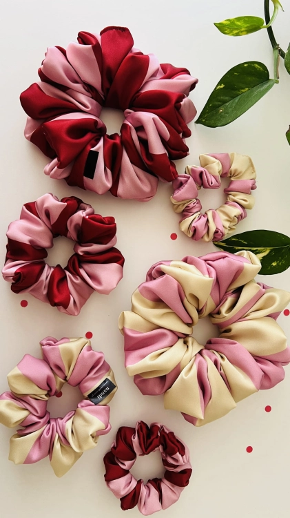 urodzinowa-kolekcja-gumki-scrunchie-w-paski-rozowe-maselkowe-czerwone-xxl-mini-midi (1).JPG