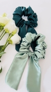 szmaragdowa-zielona-gumka-do-wlosow-rownowaga-peh-metoda-omo-mycie-wlosow-scrunchie (1).JPG