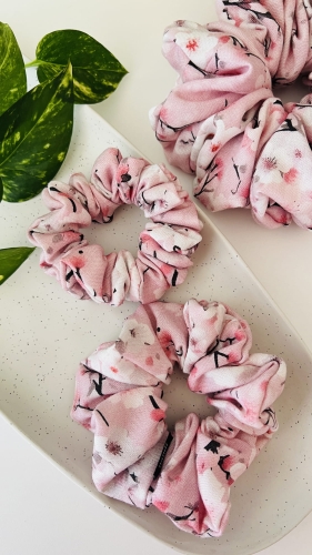 gumka-bambusowa-do-wlosow-scrunchie-delikatna-naturalna (6).jpg