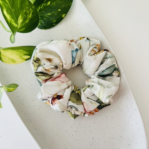 gumka-bambusowa-do-wlosow-scrunchie-delikatna-naturalna (14).jpg