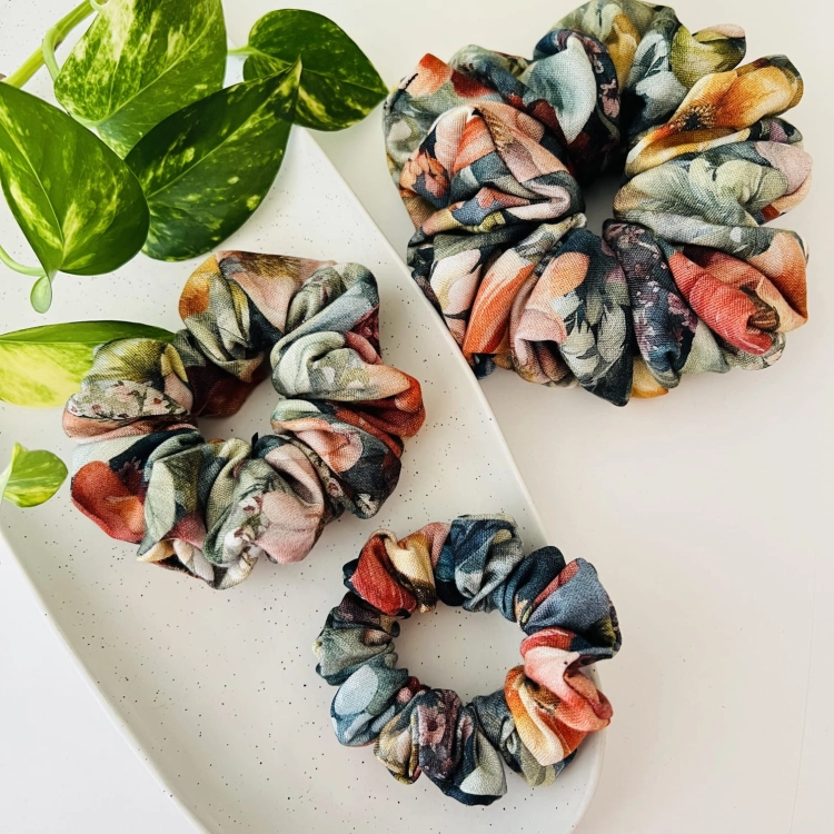 gumka-bambusowa-do-wlosow-scrunchie-delikatna-naturalna (27).jpg