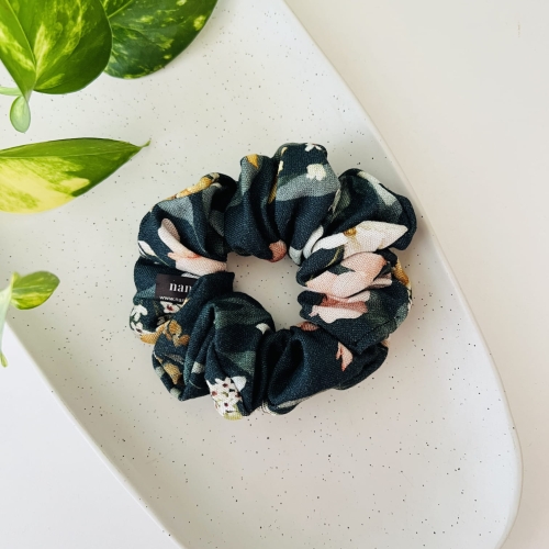 gumka-bambusowa-do-wlosow-scrunchie-delikatna-naturalna (18).jpg