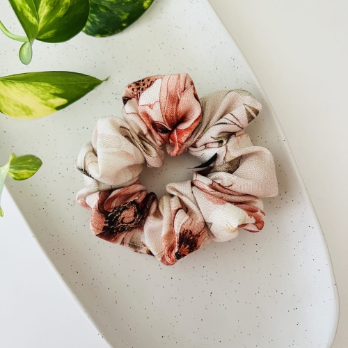 gumka-bambusowa-do-wlosow-scrunchie-delikatna-naturalna (20).jpg