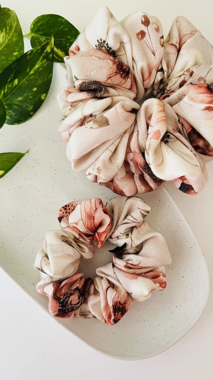 gumka-bambusowa-do-wlosow-scrunchie-delikatna-naturalna (21).jpg