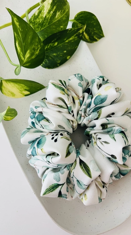 gumka-bambusowa-do-wlosow-scrunchie-delikatna-naturalna (7).jpg