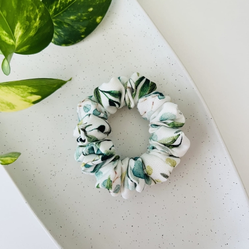 gumka-bambusowa-do-wlosow-scrunchie-delikatna-naturalna (9).jpg