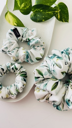 gumka-bambusowa-do-wlosow-scrunchie-delikatna-naturalna (11).jpg