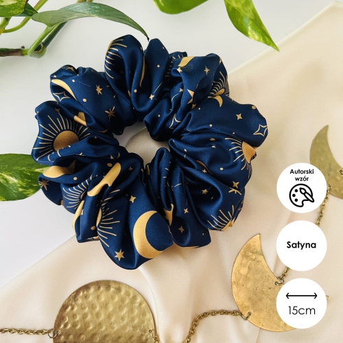 gumka-scrunchie-frotka-skranczi-celestial-luna-ksiezyce-astrologia-gwizdy-zodiak-gwiazdy-gwiazdozbiory-granatowa (5).jpg