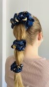 gumka-scrunchie-frotka-skranczi-celestial-luna-ksiezyce-astrologia-gwizdy-zodiak-gwiazdy-gwiazdozbiory-granatowa (8).JPG