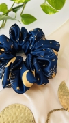gumka-scrunchie-frotka-skranczi-celestial-luna-ksiezyce-astrologia-gwizdy-zodiak-gwiazdy-gwiazdozbiory-granatowa (10).JPG